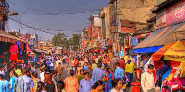 Still Looking for the perfect Souvenir? Look no further in the streets of Delhi!