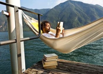 10 Books That You Have To Read While You Are Traveling In India.