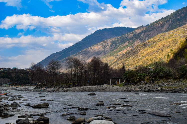 manali treks in august