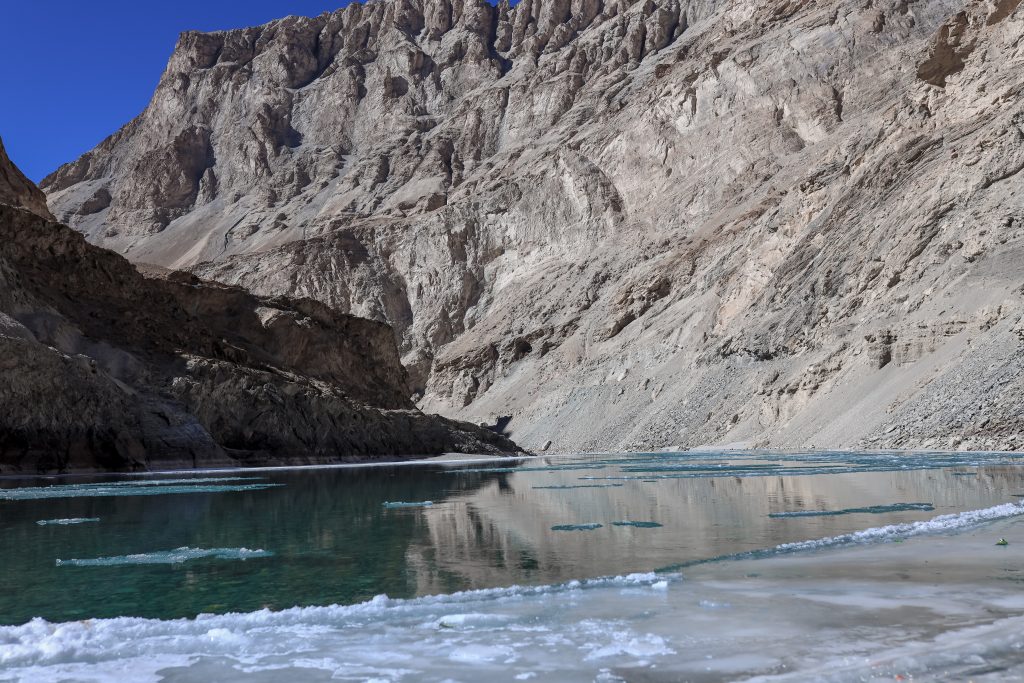 Chadar trek, Zanskar river