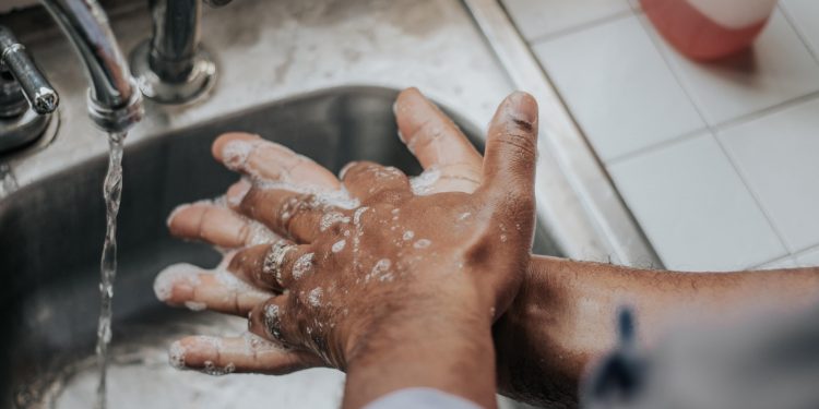 7 Travel Hygiene Tips To Keep You Squeaky Clean