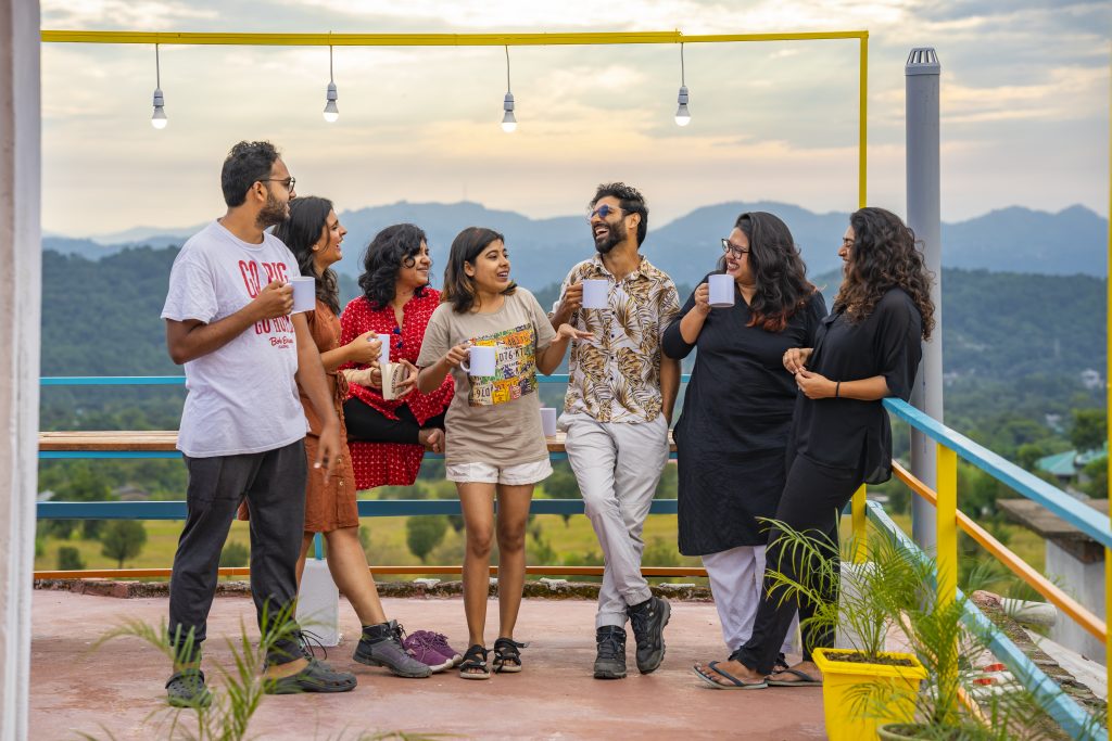 Make friends while travelling solo