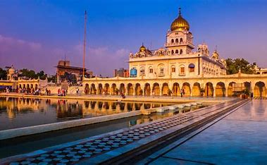 Going to New Delhi? Here’s what to do  & where to Eat