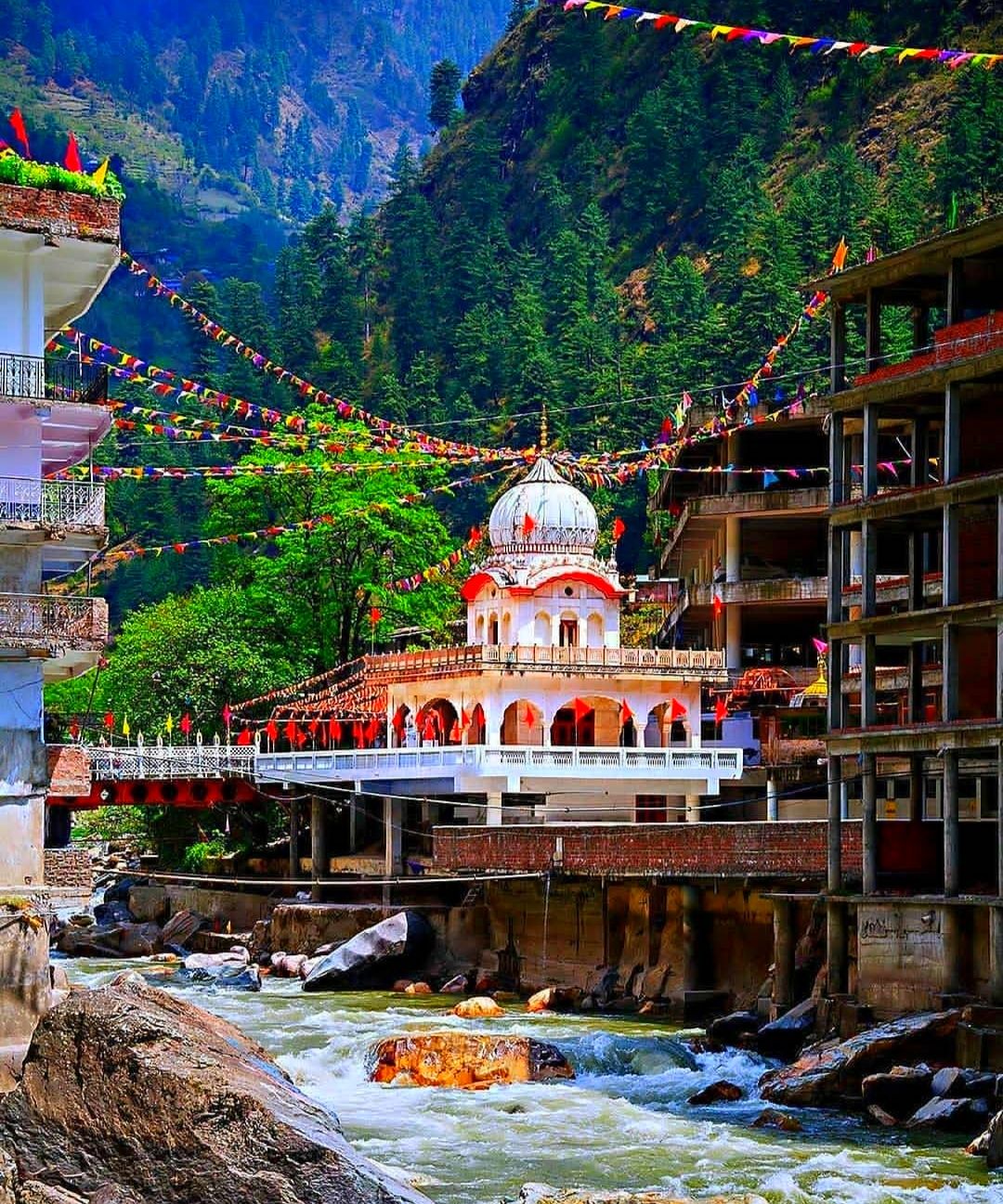 Going to Manali? Here’s what to do and where to eat
